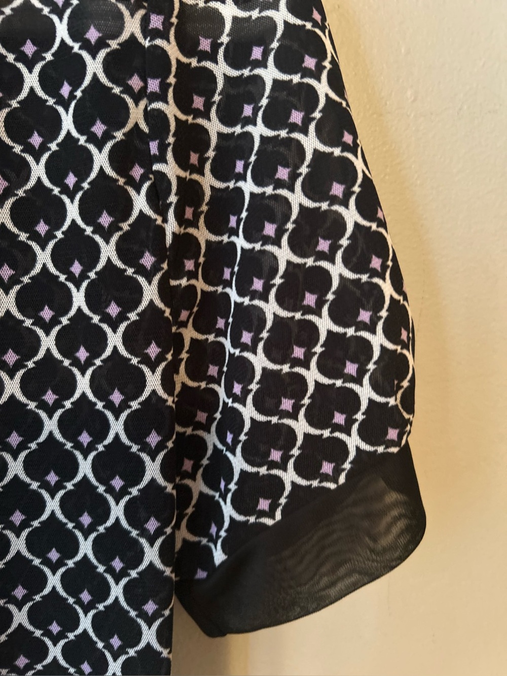 Mesh Tie-Neck Short Sleeve top - Picture 9 of 12